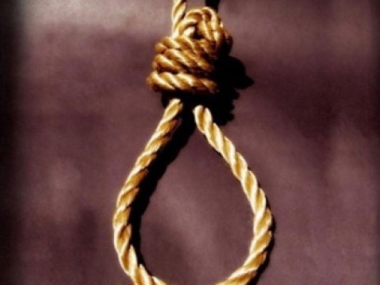 A băut peste măsură şi a sfârşit punându-şi ştreangul de gât